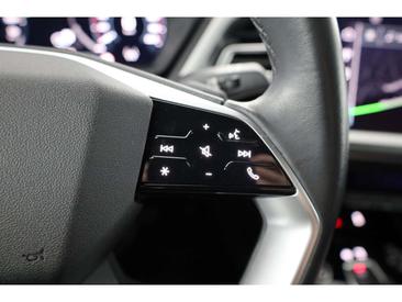 Audi Q4 E-tron 45 E-tron — photo 14