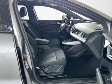 Audi Q4 E-tron 45 E-tron — photo 15
