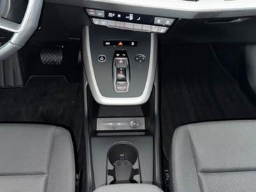 Audi Q4 E-tron 45 E-tron — photo 19
