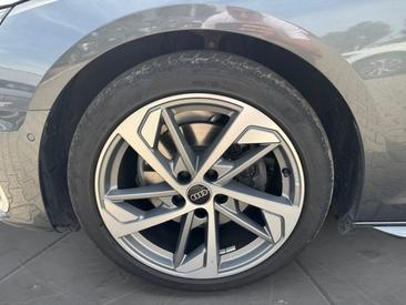 Audi A4 Avant 35 TDI — photo 15