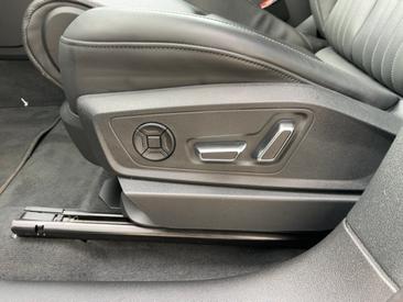Audi Q8 E-tron Advanced 50 E-tron Quattro — photo 11