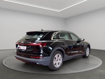 Audi E-tron 50 Quattro — photo 4
