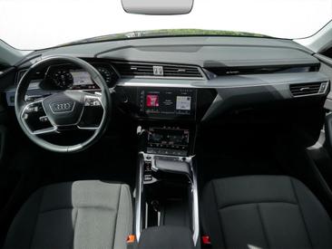 Audi Q8 E-tron Advanced 50 E-tron Quattro — photo 5