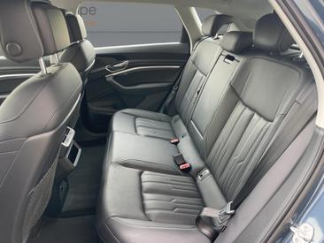 Audi Q8 E-tron Advanced 50 E-tron Quattro — photo 16