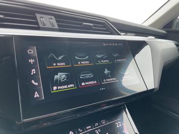 Audi Q8 E-tron Advanced 50 E-tron Quattro — photo 18