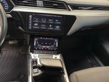 Audi E-tron 50 Quattro — photo 12