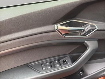 Audi E-tron 50 Quattro — photo 13
