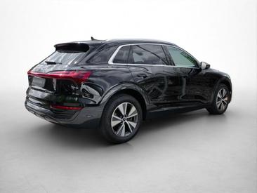 Audi Q8 E-tron Advanced 50 E-tron Quattro — photo 18