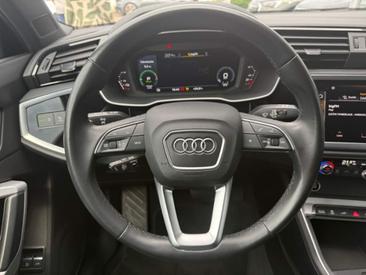 Audi Q3 TFSI E 45 TFSI E S Tronic — photo 12