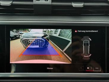 Audi Q3 TFSI E 45 TFSI E S Tronic — photo 17