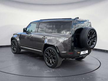 Land Rover Defender P635 — photo 3