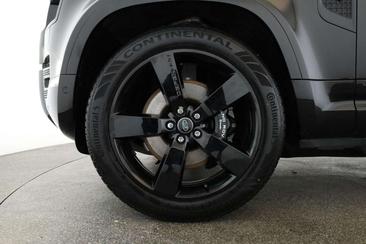 Land Rover Defender 110 V8 (P525) — photo 8