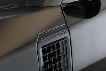 Land Rover Defender 110 V8 (P525) — photo 9