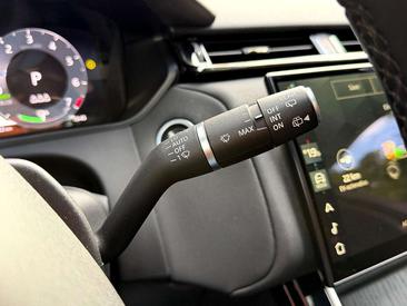 Land Rover Range Rover Velar P400e — photo 14