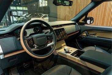 Land Rover Range Rover P550e — photo 6
