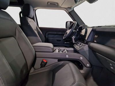 Land Rover Defender 90 D200 MHEV