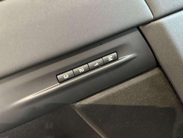 Land Rover Range Rover Evoque P269e — photo 12