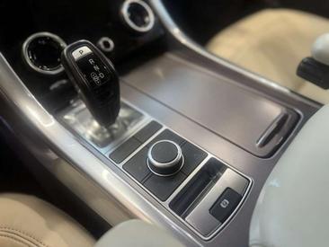 Land Rover Range Rover Sport P440e — photo 17