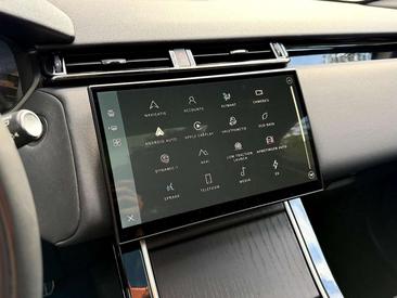 Land Rover Range Rover Velar P400e — photo 16