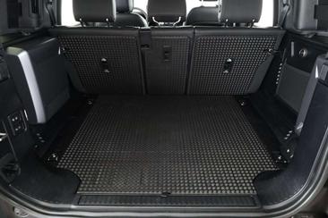 Land Rover Defender 110 V8 (P525) — photo 12