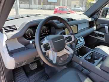 Land Rover Defender 90 D250 MHEV — photo 8