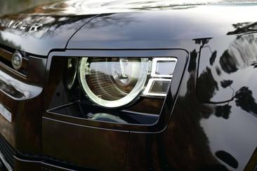 Land Rover Defender 110 P400e — photo 10