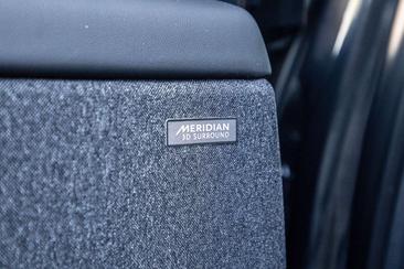 Land Rover Range Rover Sport P550e — photo 17