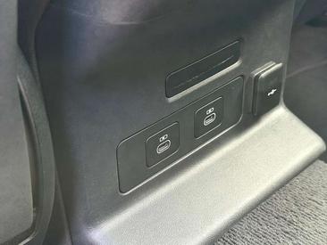 Land Rover Range Rover Velar P400e — photo 19