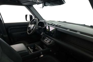 Land Rover Defender 110 V8 (P525) — photo 15