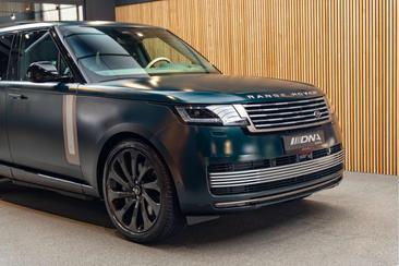 Land Rover Range Rover P550e — photo 11