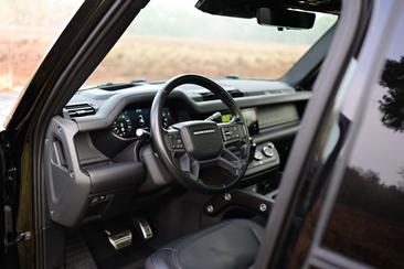 Land Rover Defender 110 P400e — photo 12
