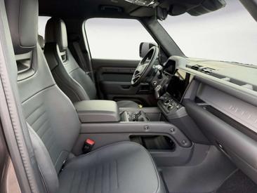 Land Rover Defender P635 — photo 12