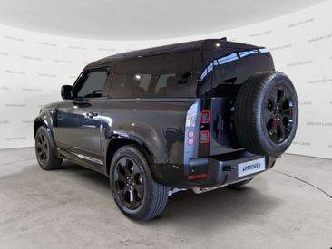 Land Rover Defender 90 D200 MHEV — photo 10