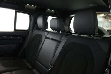 Land Rover Defender 110 V8 (P525) — photo 17