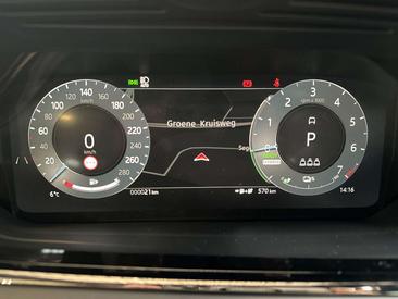 Land Rover Range Rover Evoque P269e — photo 18