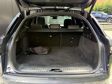 Land Rover Range Rover Velar P400e — photo 21