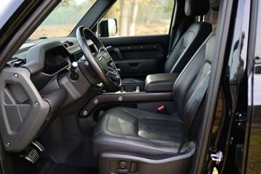 Land Rover Defender 110 P400e — photo 13