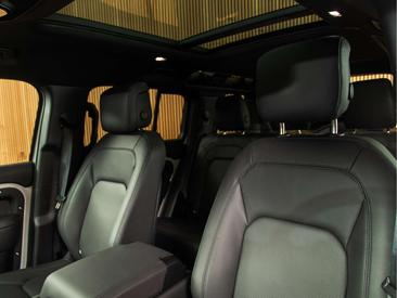 Land Rover Defender 130 D300 MHEV — photo 14