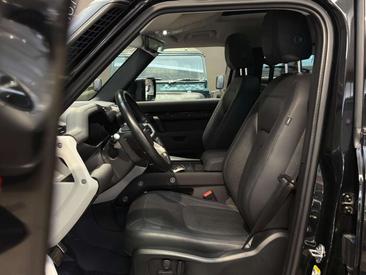 Land Rover Defender 90 D250 MHEV — photo 8