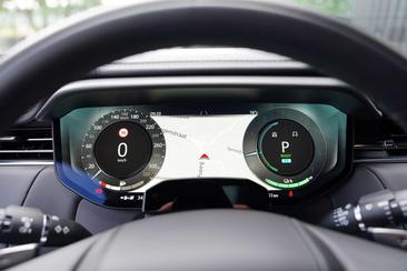 Land Rover Range Rover Sport P440e — photo 9