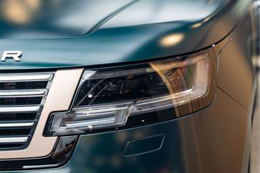 Land Rover Range Rover P550e — photo 15