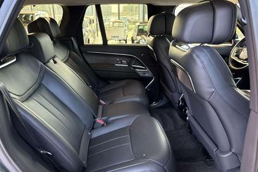 Land Rover Range Rover P550e — photo 14