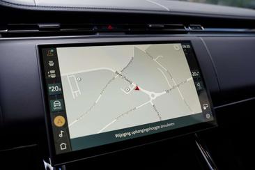 Land Rover Range Rover Sport P440e — photo 10