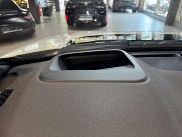 Land Rover Discovery Sport D200 — photo 17
