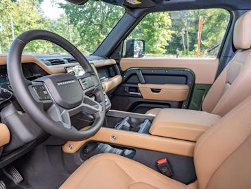 Land Rover Defender 90 D200 MHEV — photo 7