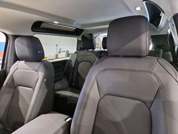 Land Rover Defender 90 D200 MHEV — photo 14