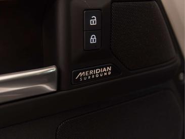 Land Rover Defender 130 D300 MHEV — photo 17