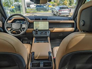 Land Rover Defender 90 D200 MHEV — photo 8