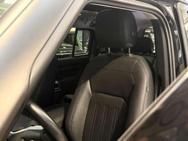 Land Rover Defender 90 D250 MHEV — photo 11