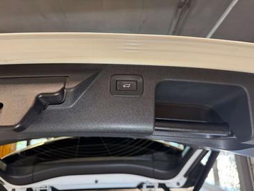 Land Rover Discovery Sport D200 — photo 19